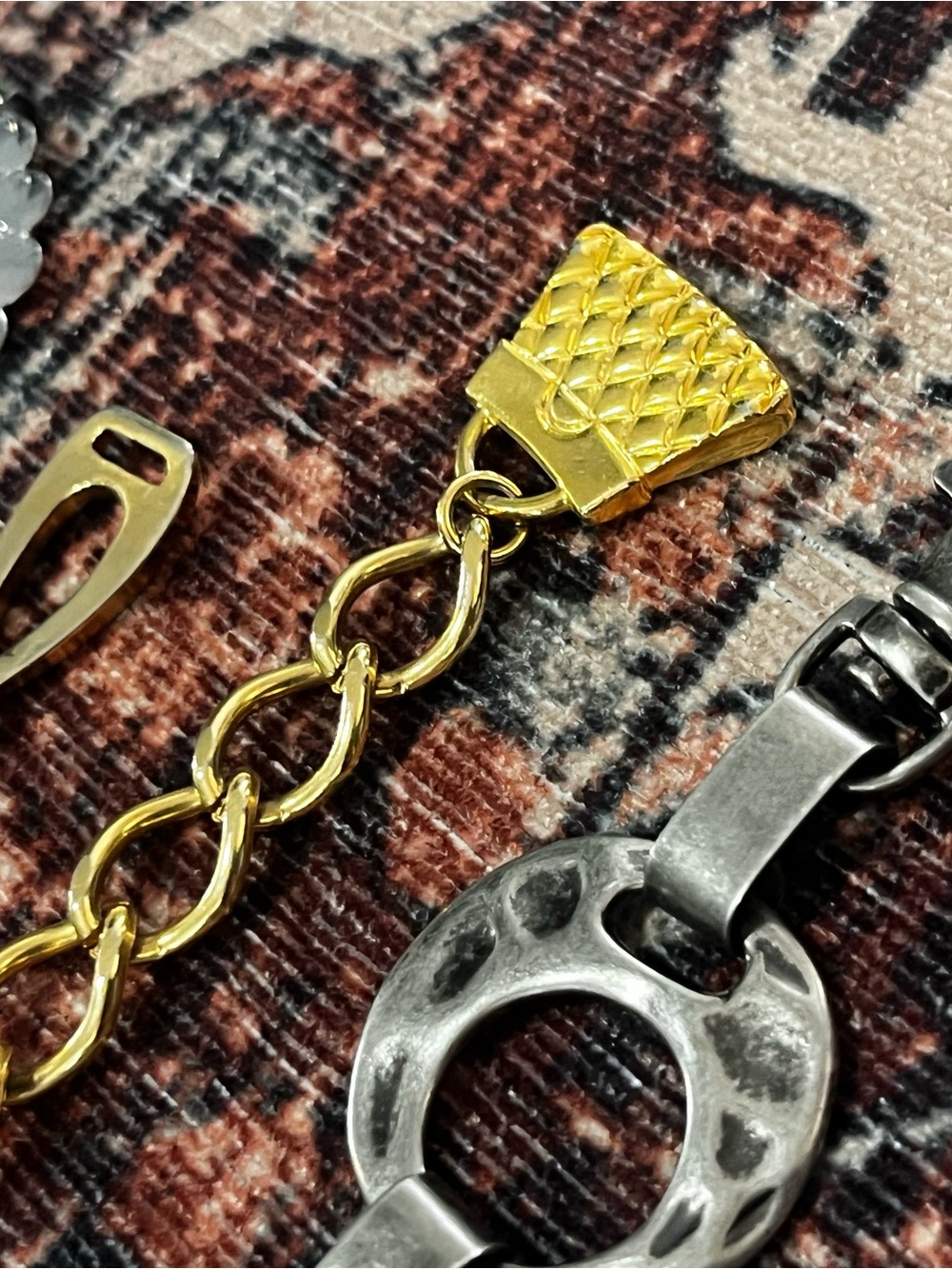 Mixed Metal Chainlink Vintage Belt Lot- Gold & Silver Tones - Picture 4 of 8